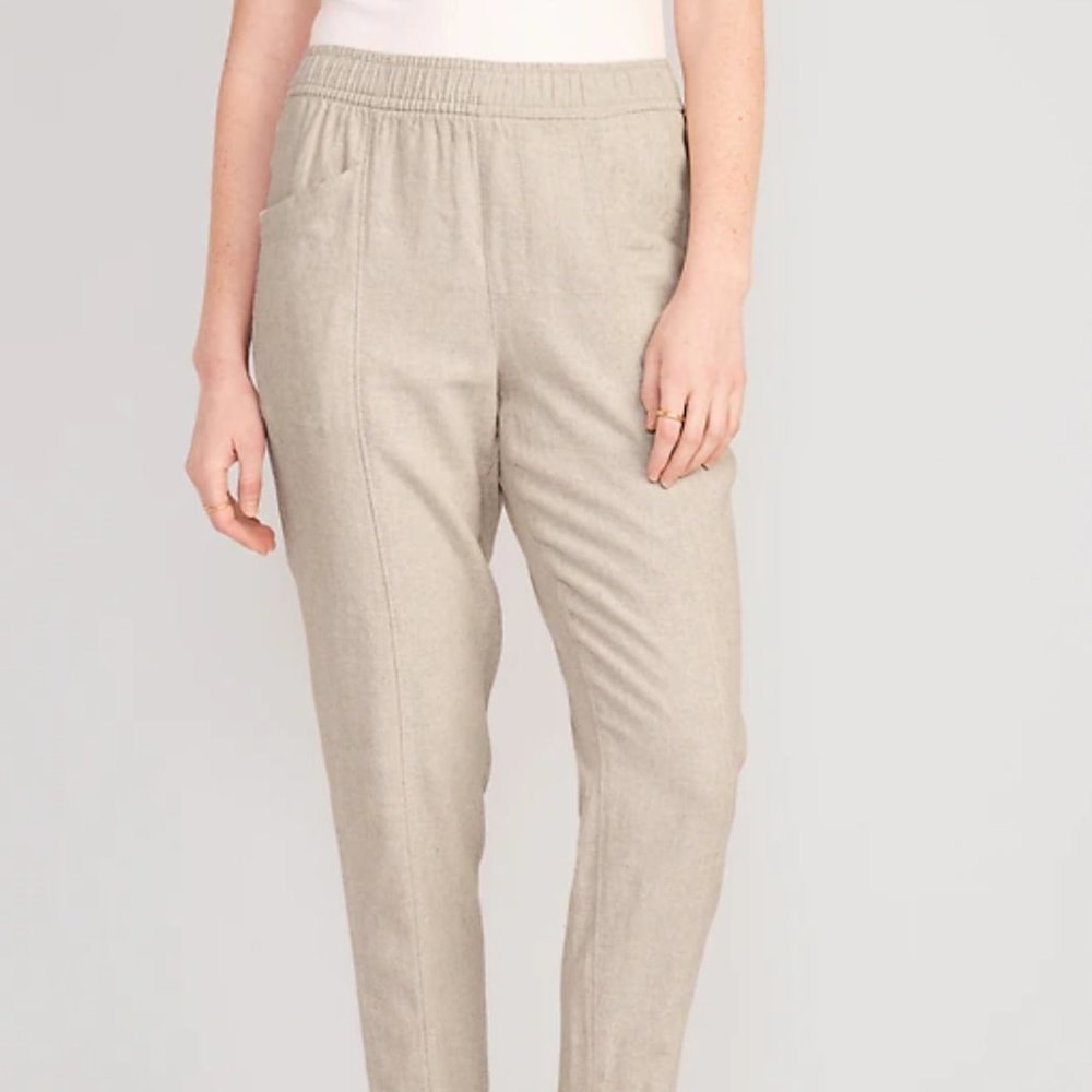 Old Navy Women's Ankle Cropped Pants in Beige